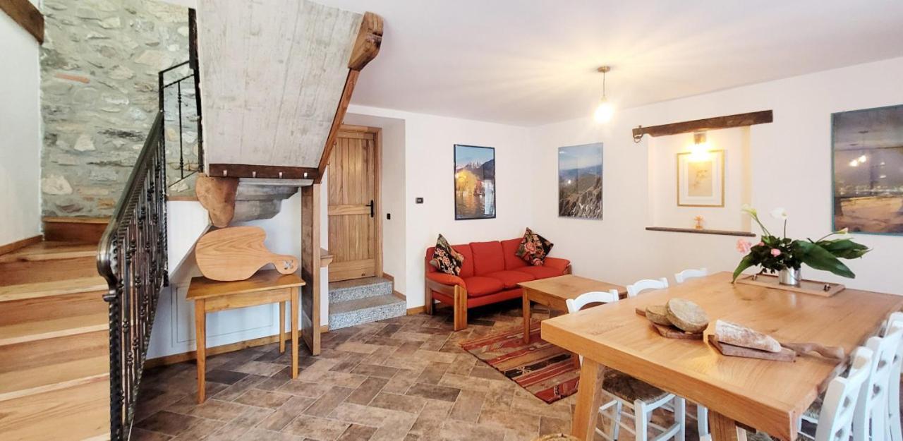 - Rustic Chic Retreat *